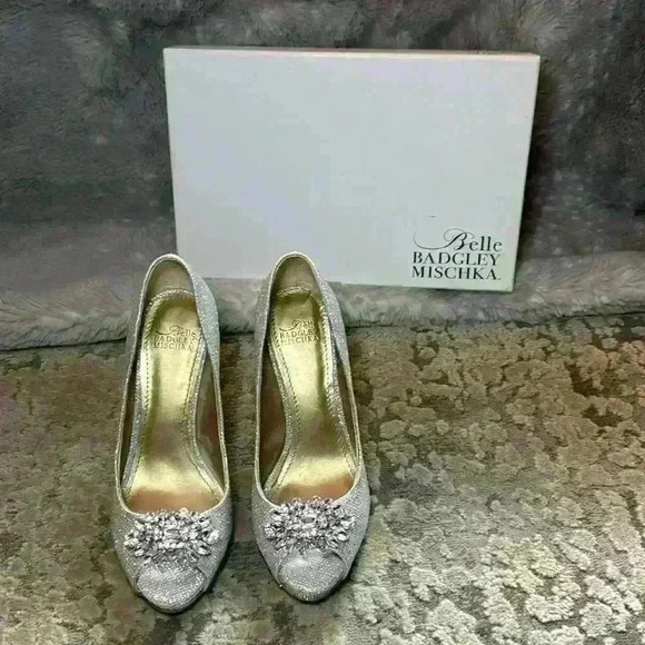 Belle Badgley Mischka Open Toe Silver Rhinestone Broach Heels - size 5.5 - Picture 1 of 6